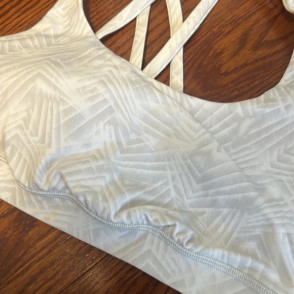 Lululemon Sports Bra Size 6 - Picture 3 of 3